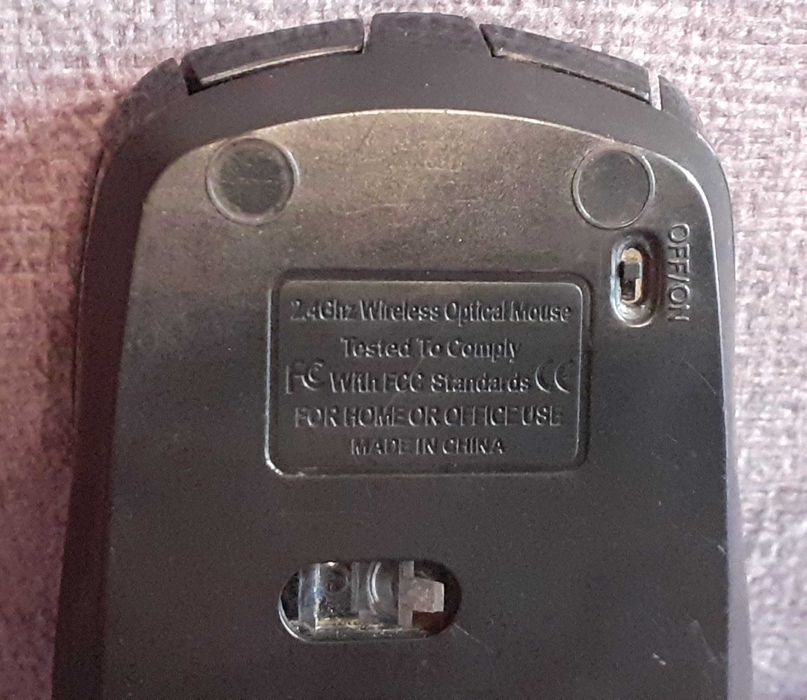 Myszka bezprzewodowa laserowa USB , baterie gratis