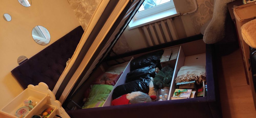 Двоспальне ліжко