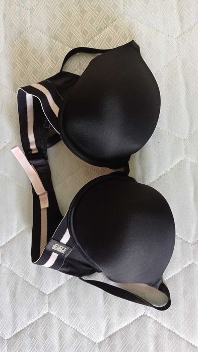 Бюстгальтер Viсtoria's Secret Вікторія Сікрет 32DD /F70