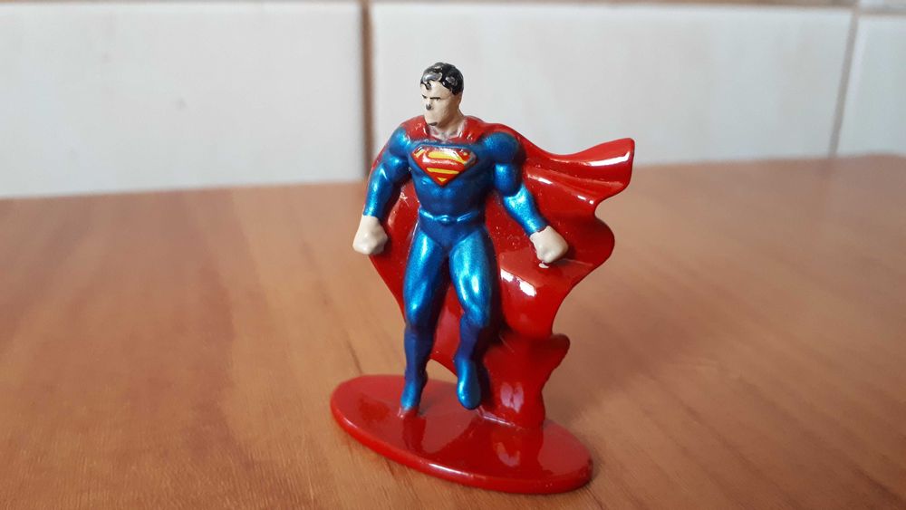 Metalowa figura figurka supermana  Supermen