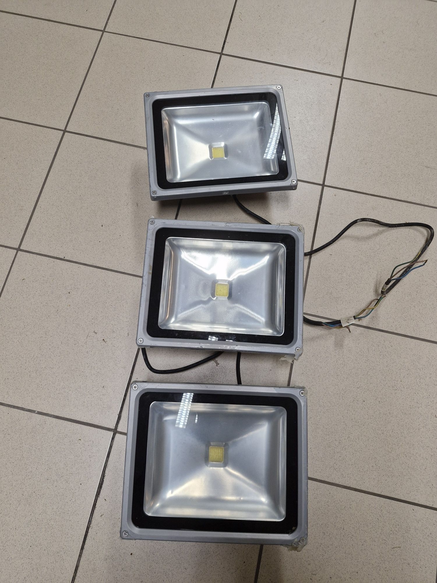 3 halogeny uszkodzone 3010lm Kanlux