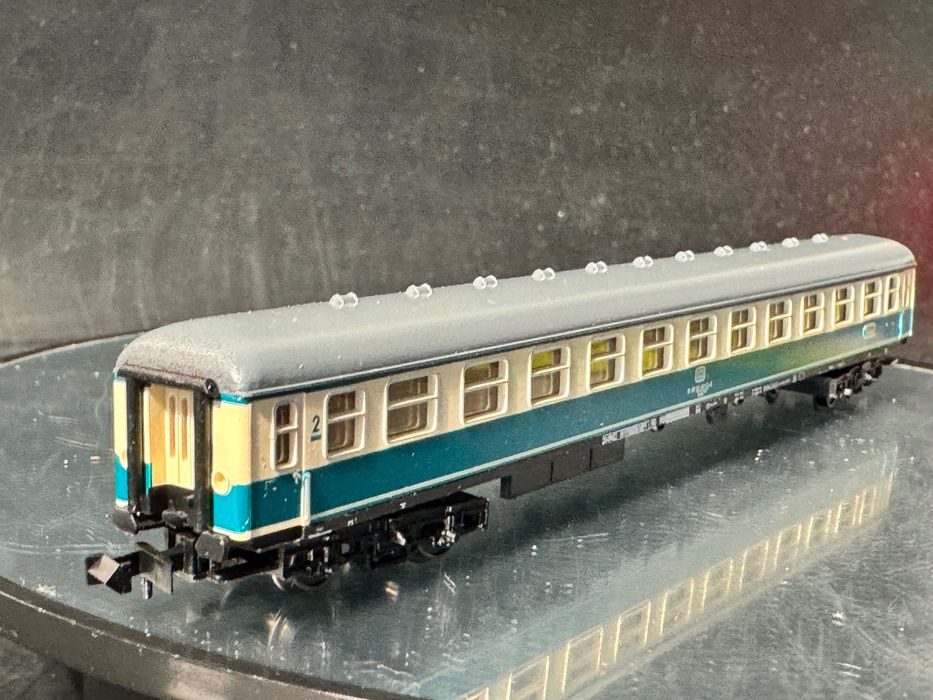 Вагоны пассажирские для макета  Minitrix