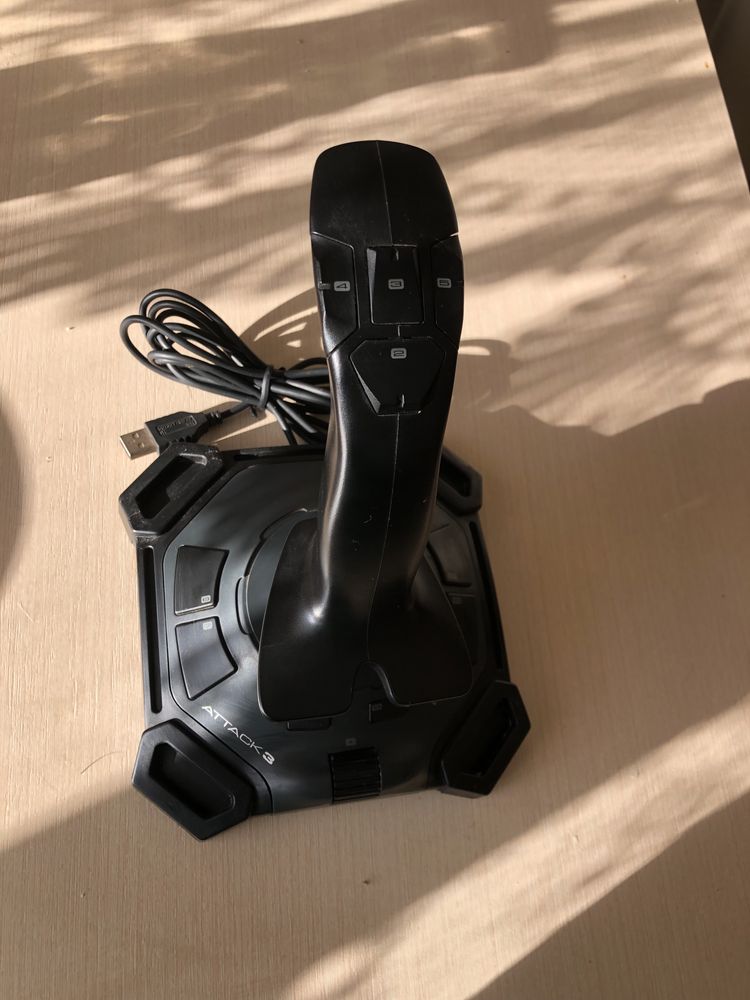 Джостик Logitech attack 3