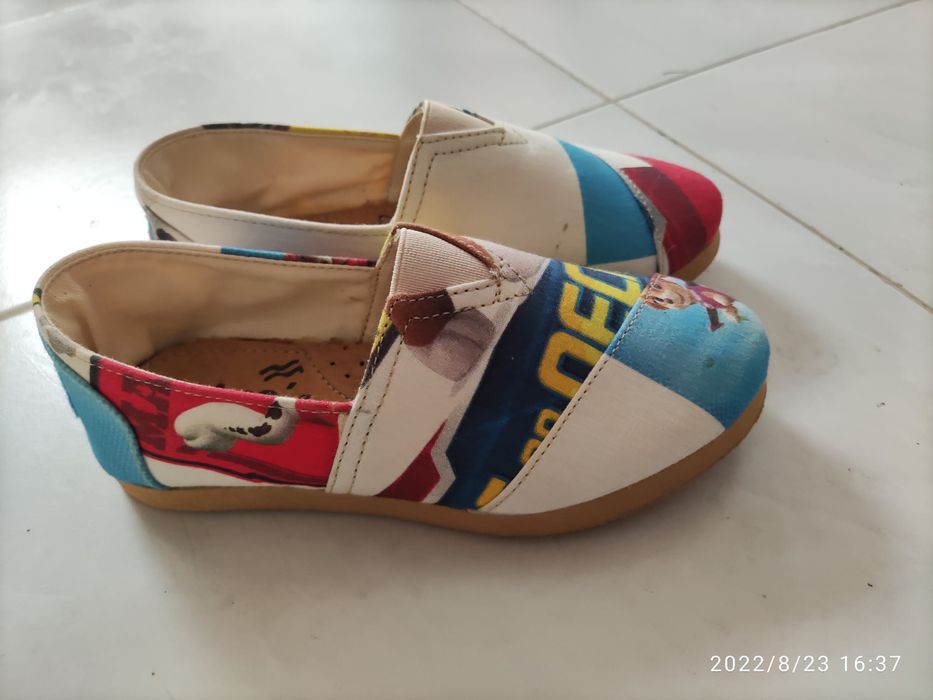 Alpercatas novas tamanho 28