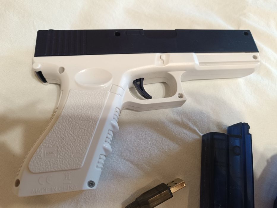 Электрический водяной пистолет.