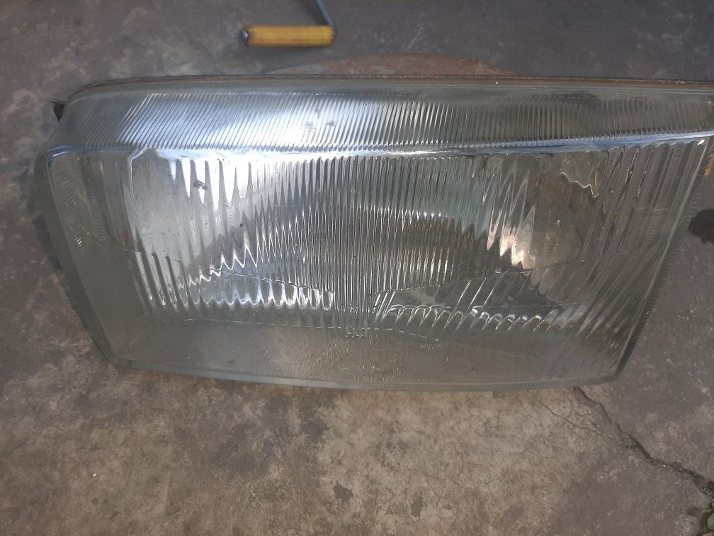 Передня фара  Volkswagen Jetta 2