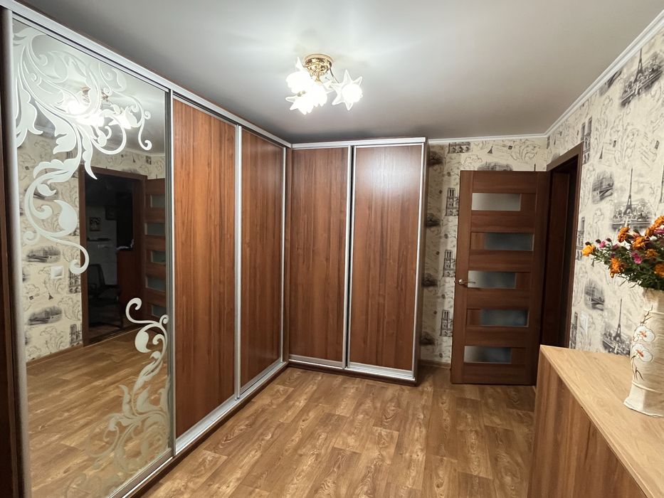 Квартира 4-х кімнатна . смт.Диканька