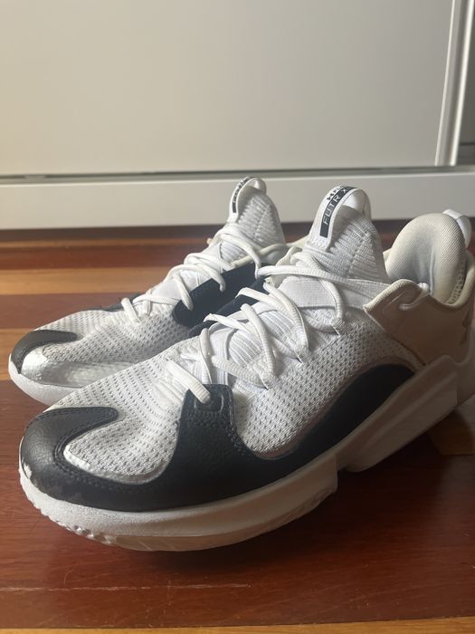 Sapatilha de basket Under Armour FUTR X-3