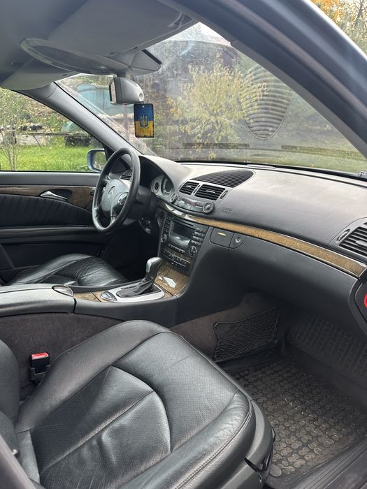 Продам мерс 211 2.7 диз аатомат НЕРОЗМИТНЕНА