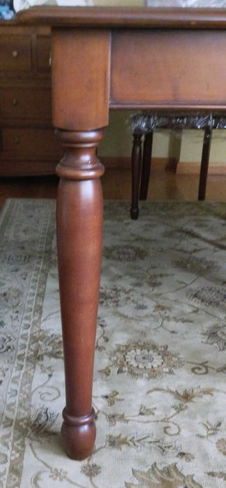 Mesa em madeira maciça (extensível) + 6 cadeiras estofadas