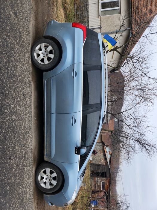 Продам Пежо 5008