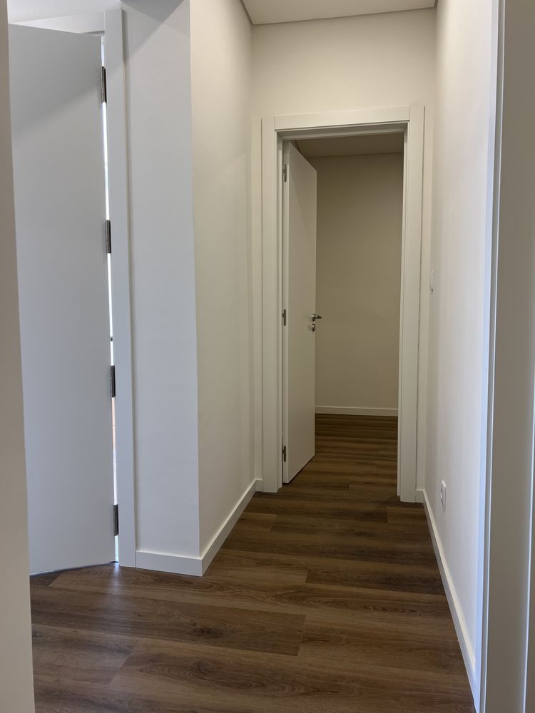 T3 Damaia de Cima-Remodelação Total,Prédio Renovado, Cozinha Whirlpool