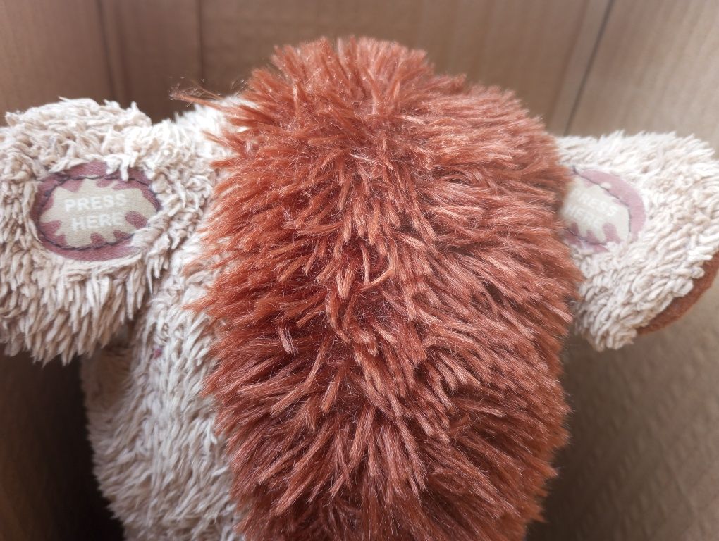 Cavalo de baloiço com música