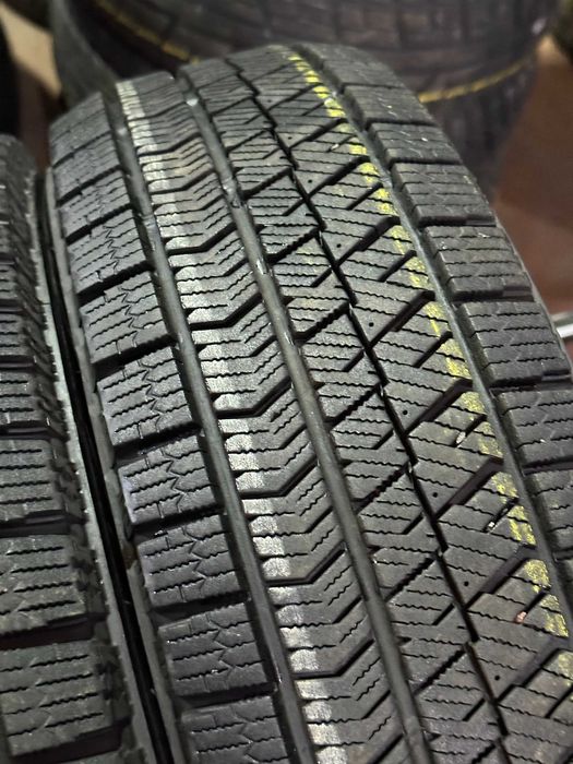 Шины БУ 175 70 R 14 Bridgestone Blizzak VRX2 Резина зима Япония