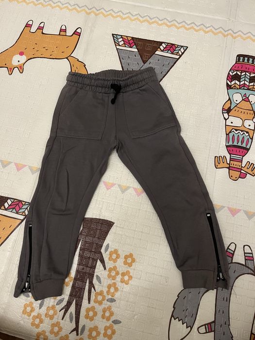 Szare spodnie dziecięce rozmiar 104