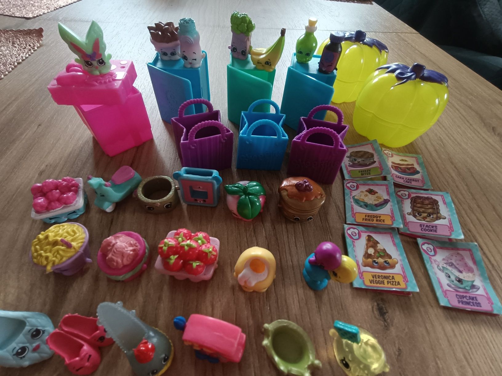 Figurki Shopkins 24szt z pudełeczkami