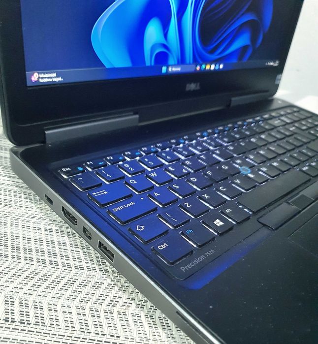 DELL xeon®™/AMD®ProWX4150™/32GBram/1,5TBNvme/USB-C3.1/Podś.Klaw./Win11