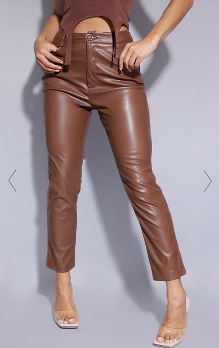 Prettylittlething  шоколадные брюки-кроп из искусственной кожи XS