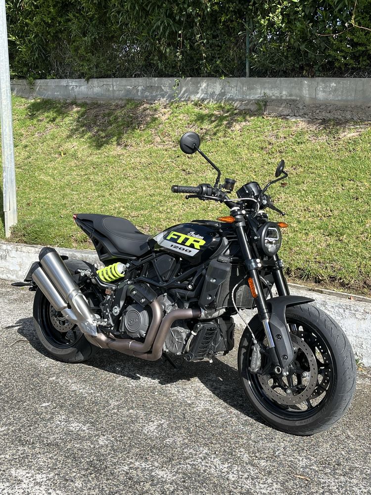 Indian FTR 1200 com 700km