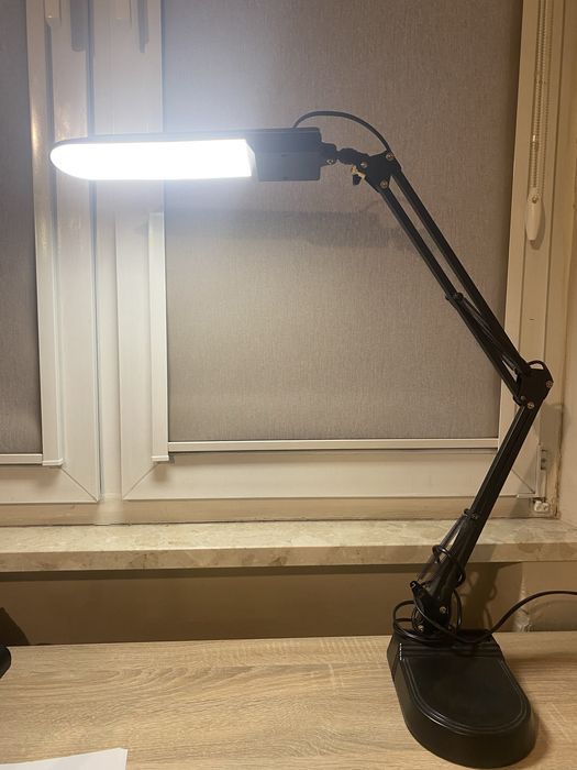 lampa biurkowa ……