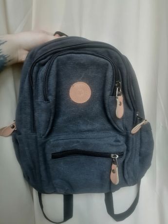 Школьный портфель (рюкзак) новый