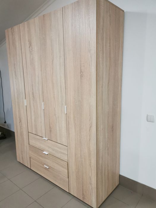 Шафа для одягу розпашна