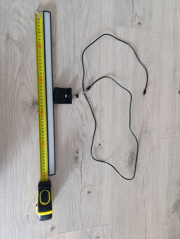 Lampka LED na monitor
