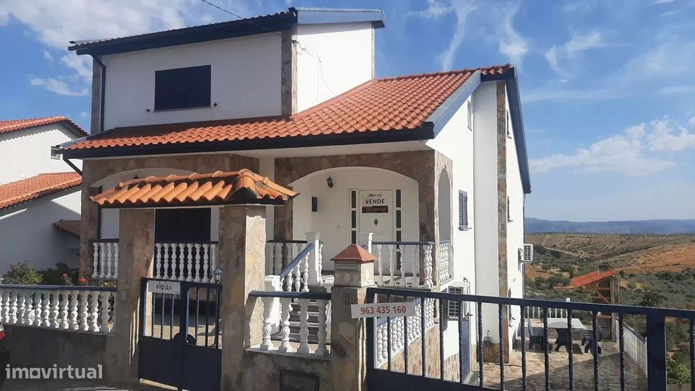 Casa dos Sonhos com 5 Quartos em Lamas de Orelhão, Mirandela