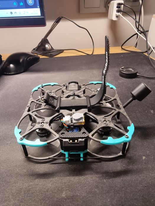 Dron FPV Sub250 Huma 249g DJI Air Unit O3, buzzer