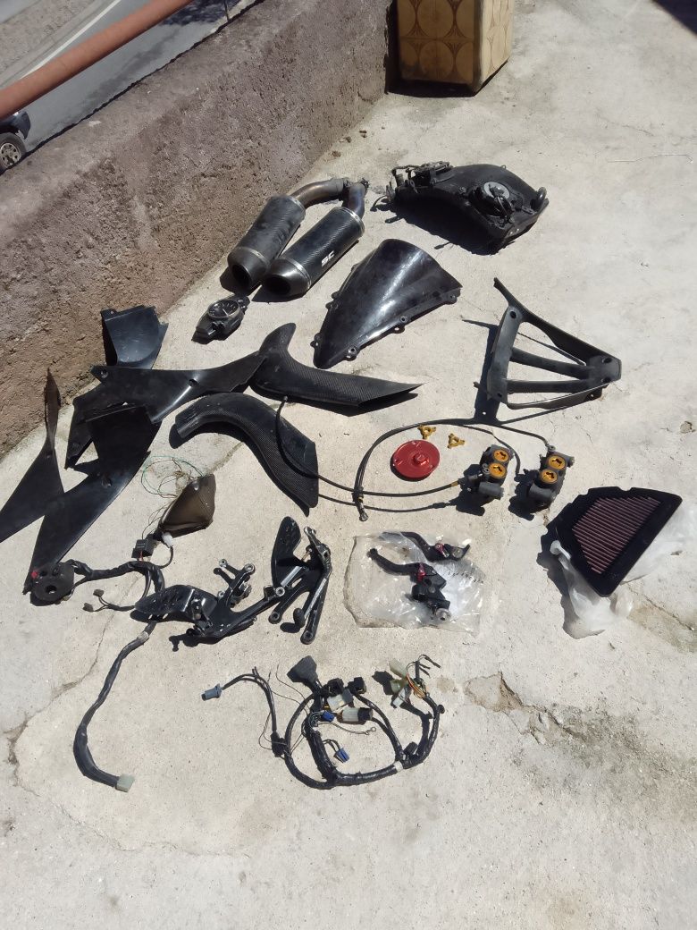 Vendo material de R1