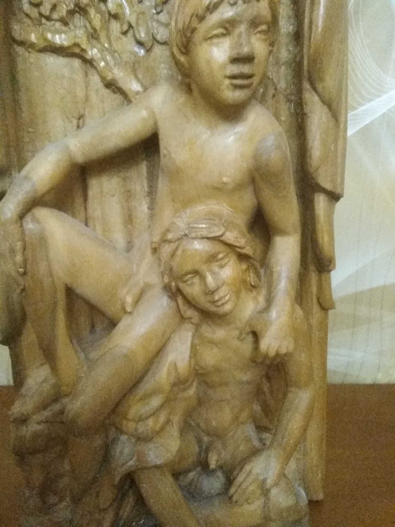 Drewniana rzeźba figury chłopców LGBT