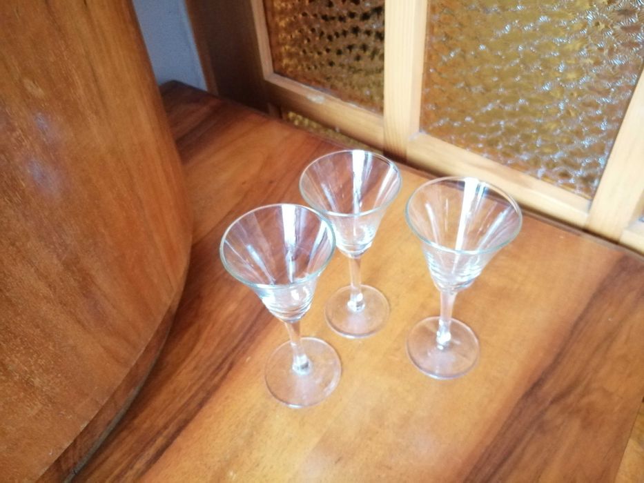 stare kieliszki do likieru PRL 3 szt