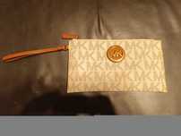 Torebka na nadgarstek Michael Kors