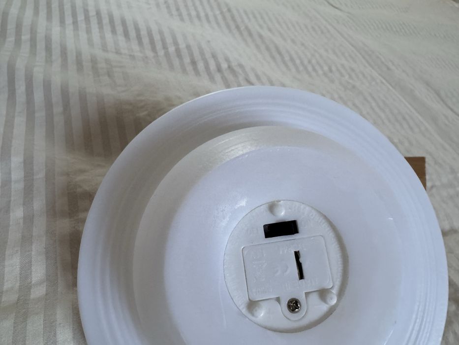 Lampka nocna księżyc na baterie