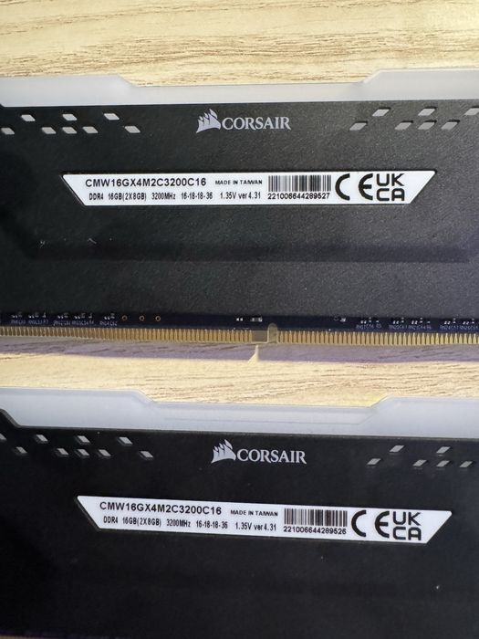 Corsair VENGEANCE RGB PRO  2x8gb 3200mhz