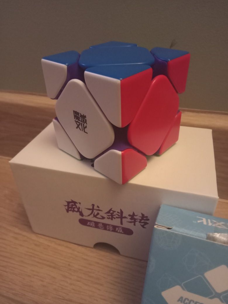 MoYu Weilong Skewb Maglev