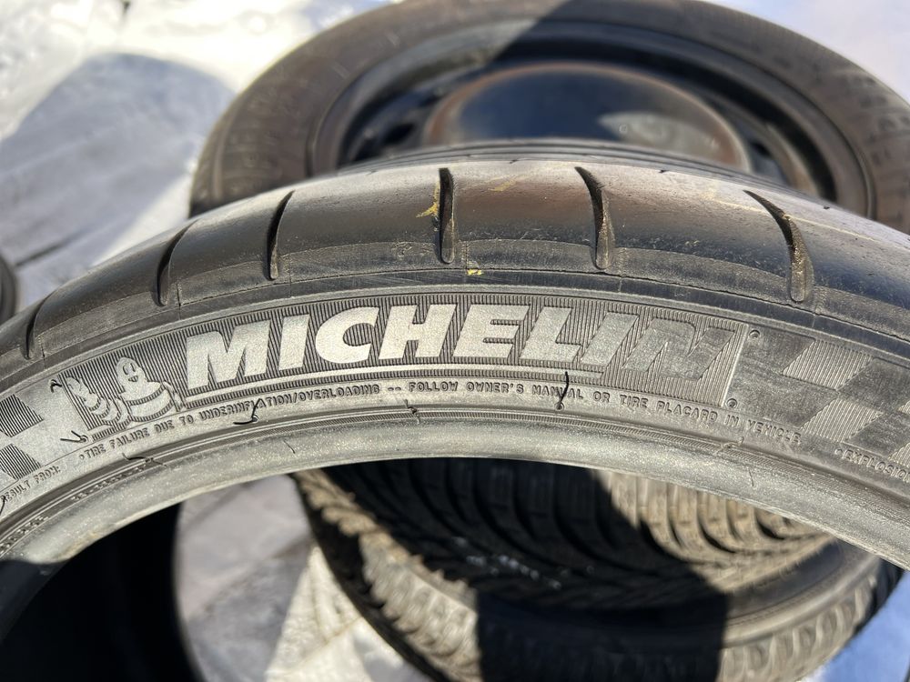 235/35/19 Michelin Pilot Super Sport 235/35 R19 91Y XL