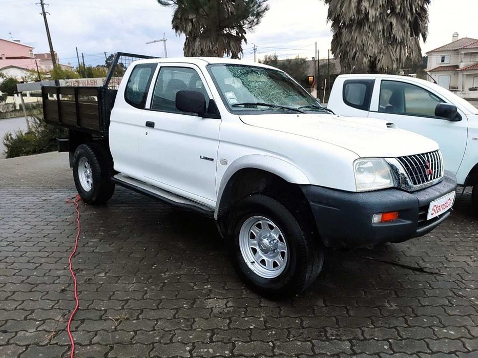 Mitsubishi L200 4x4 de 4 Lugares