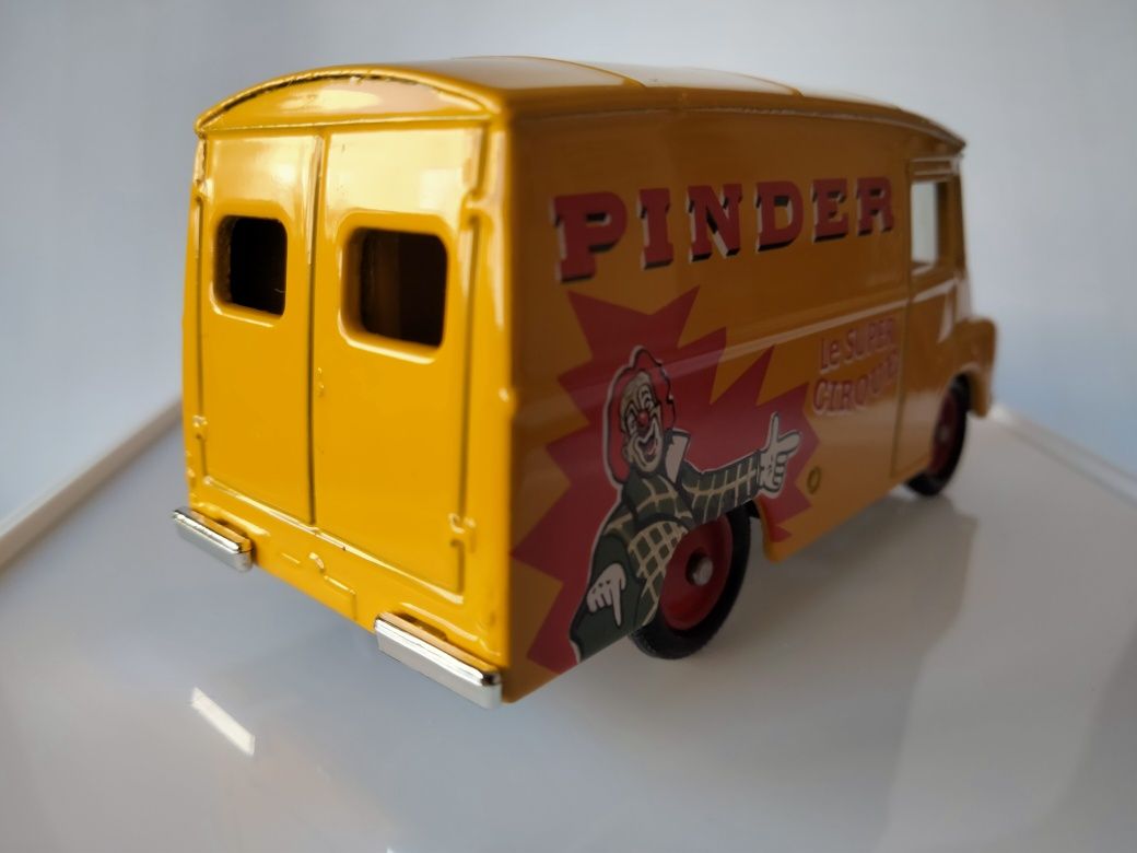 1/64 Morris LD150 Van "Pinder" - 1959 (Corgi)