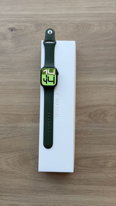 Apple Watch 7 (45mm)