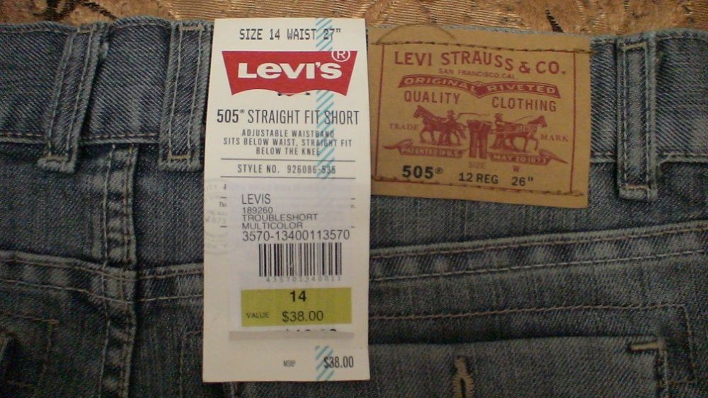 Фирменные шорты Levis для мальчика 12 - 14 лет.