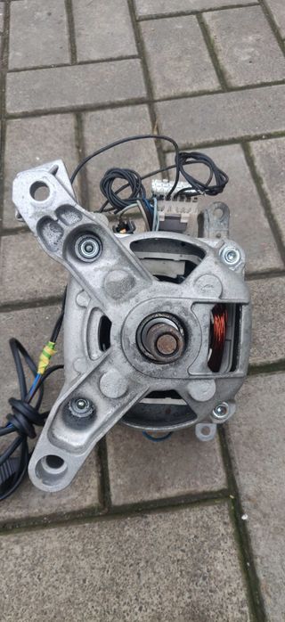 Двигатель стиральной машины Whirlpool C.E.SET. MCA 45/64-148 ALB 1