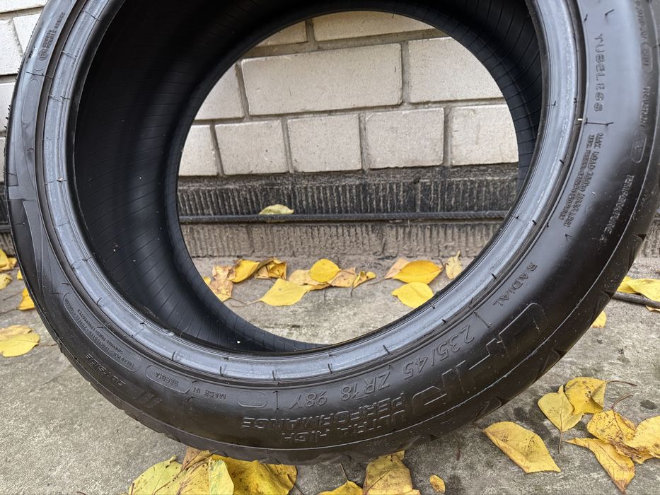 Taurus UHP Ultra High Performance 98Y, 235/45/18, 235/45 r18