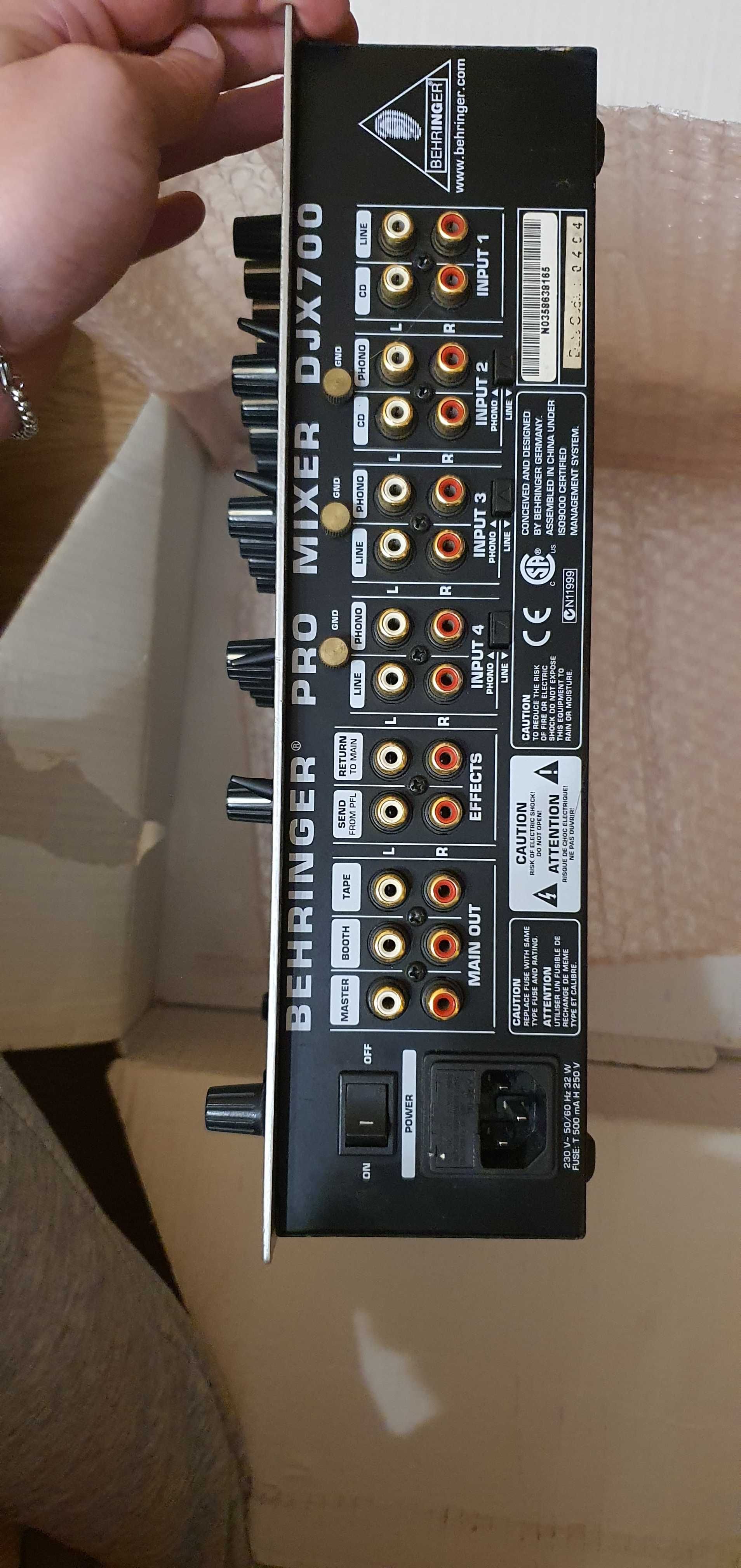 Behringer DJX700