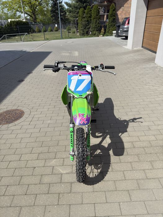 Kawasaki KX 65 w idealnym stanie, z małym przebiegiem.