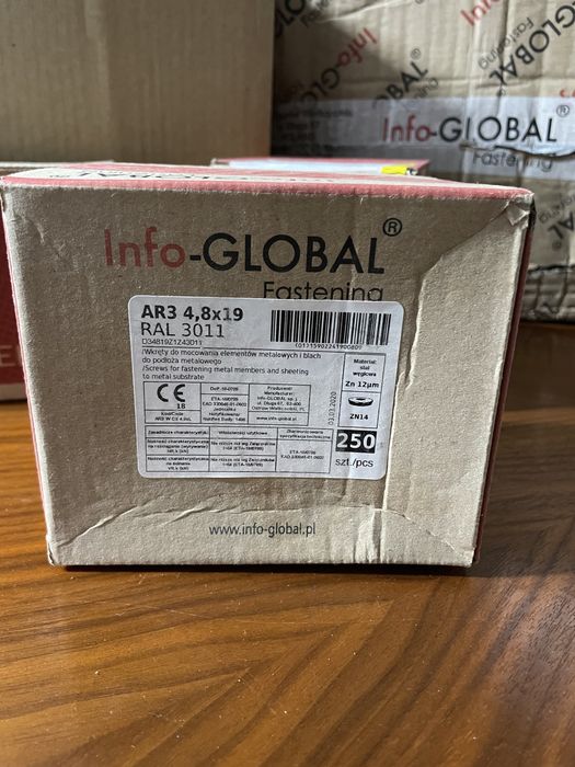 Самонаріз для металочерепиці (даху)