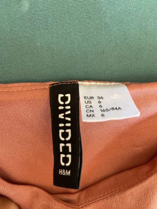 Vestido de cor salmão