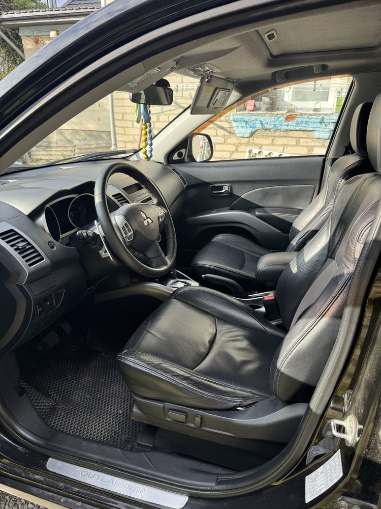 Продам Mitsubishi Outlander XL 2008