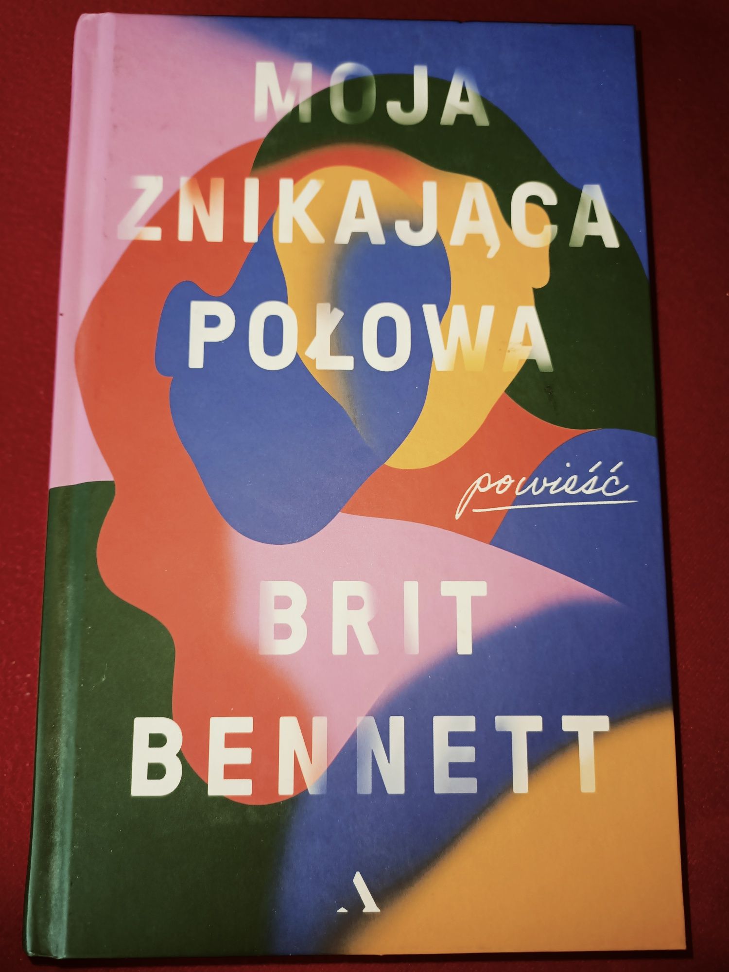 Moja znikająca połowa Brit Bennett