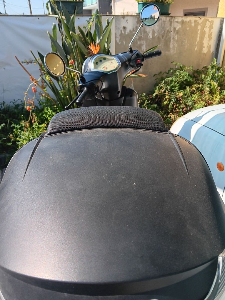 Moto Zahara secuter 125